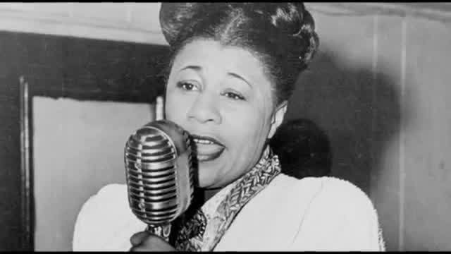 Ella Fitzgerald - Under a Blanket of Blue