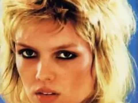 Kim Wilde - Chaos at the Airport