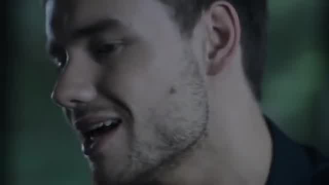 Liam Payne - Bedroom Floor