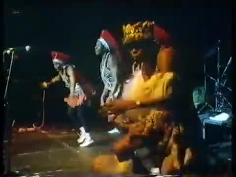 Mahlathini and the Mahotella Queens - Re Ya Dumedisa