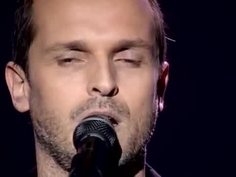 Miguel Bosé - No hay ni un corazón que valga la pena