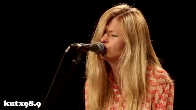 Still Corners - Black Lagoon