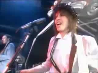 The Pretenders - Middle of the Road