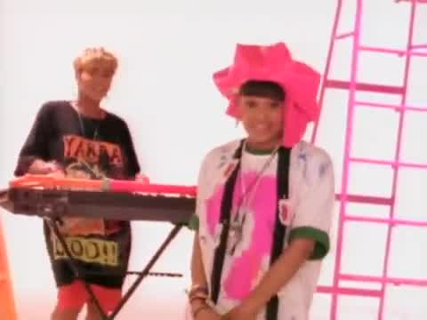 TLC - Ain't 2 Proud 2 Beg