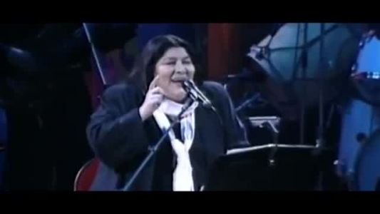 Mercedes Sosa - Todo cambia